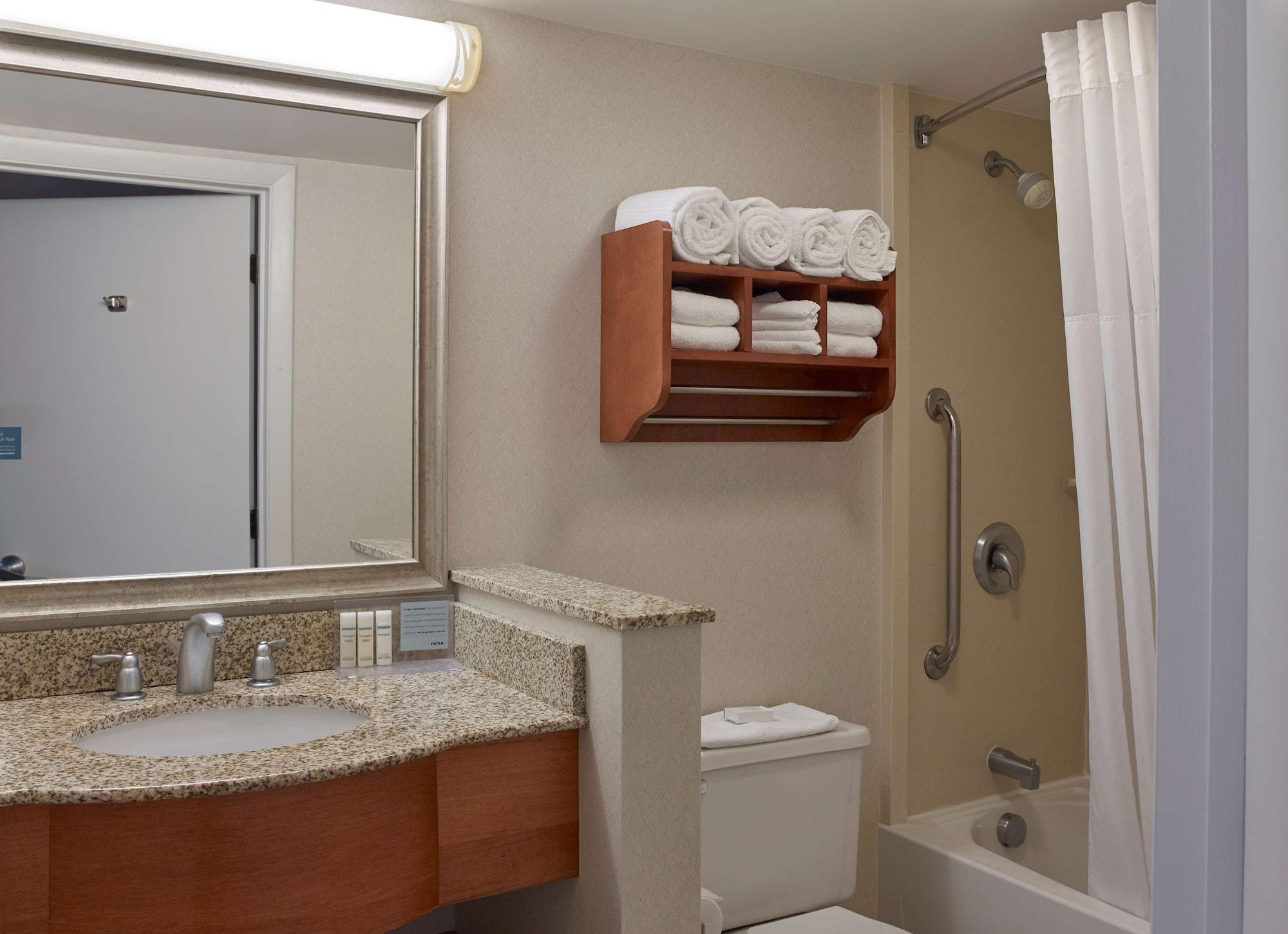 Hampton Inn Portland-Airport South Portland Buitenkant foto